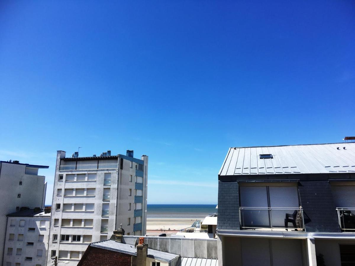 Duplex T4 idéalement situé entre la place du marché et le bord de mer Le Touquet Esterno foto